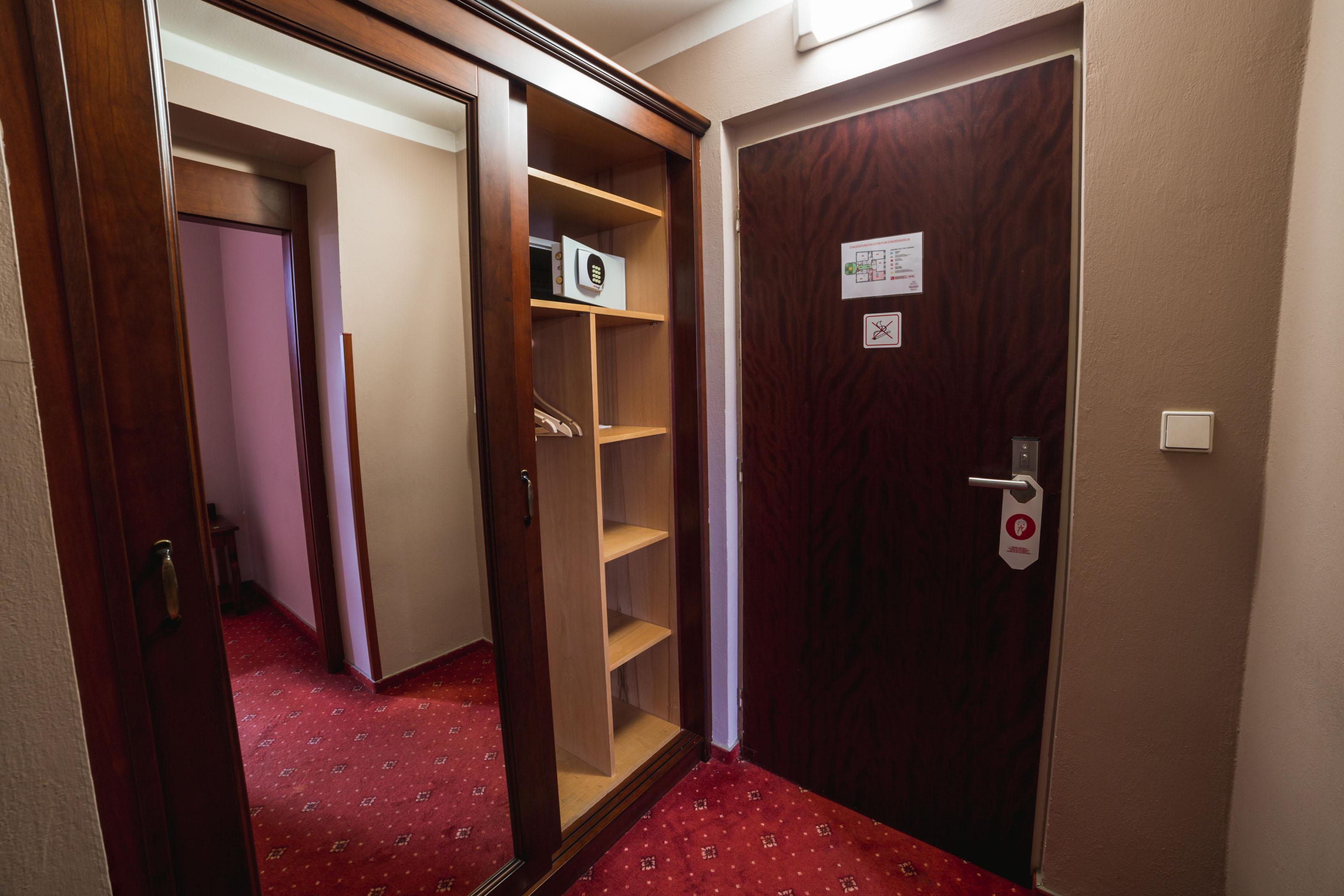Hotel Dalimil Прага Екстериор снимка