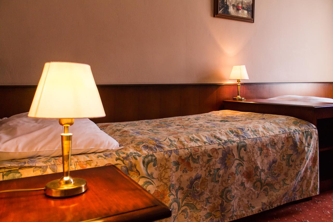 Hotel Dalimil Прага Екстериор снимка