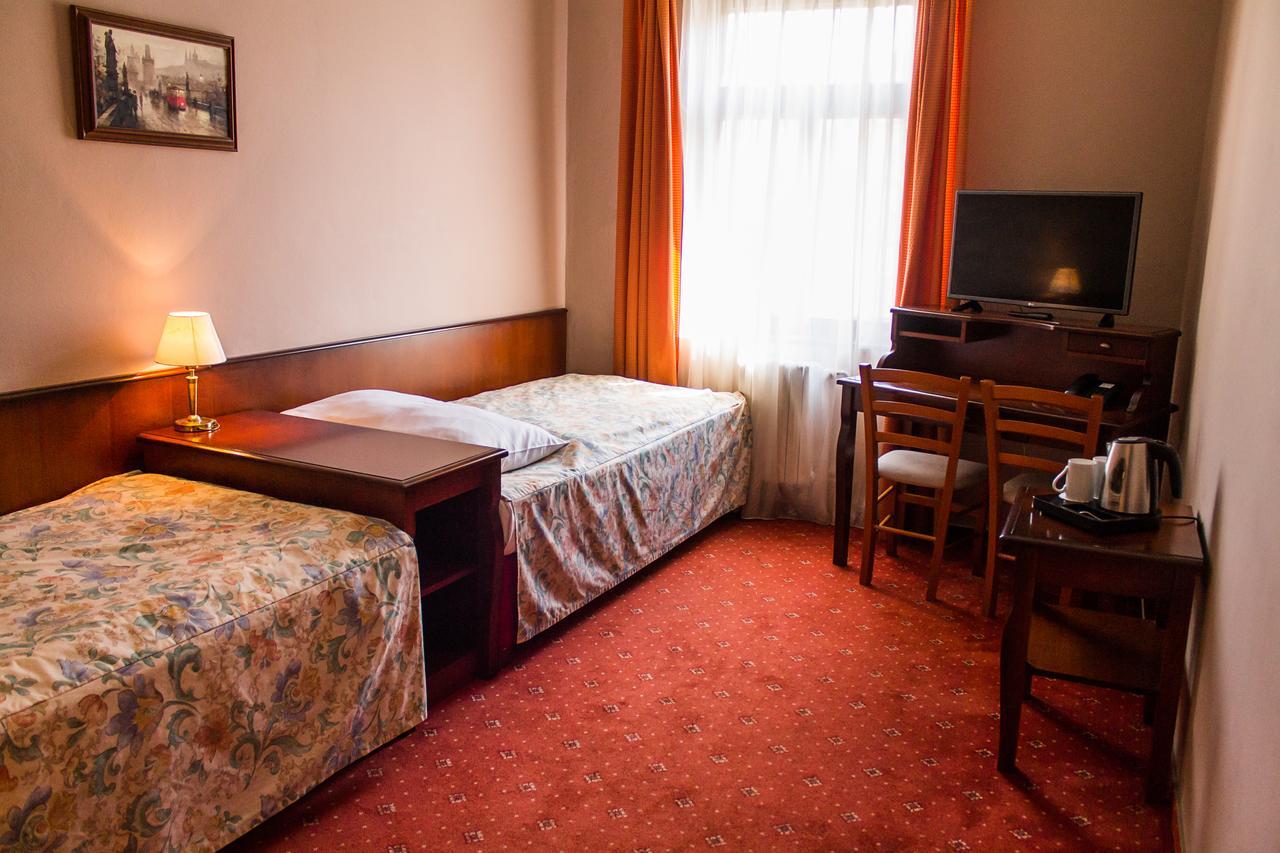 Hotel Dalimil Прага Екстериор снимка