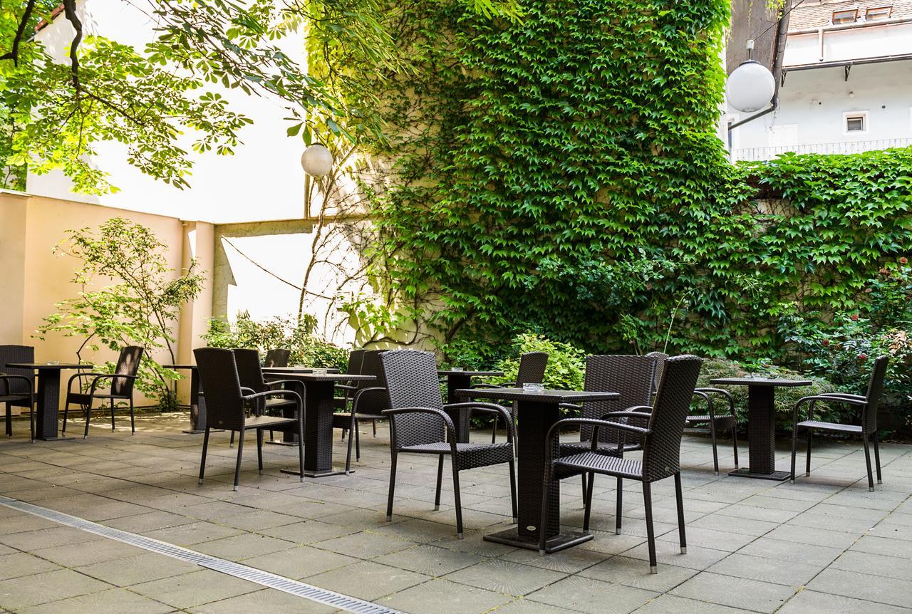 Hotel Dalimil Прага Екстериор снимка