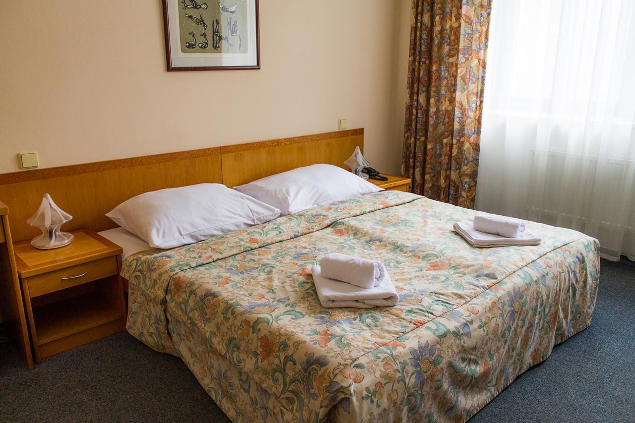 Hotel Dalimil Прага Екстериор снимка